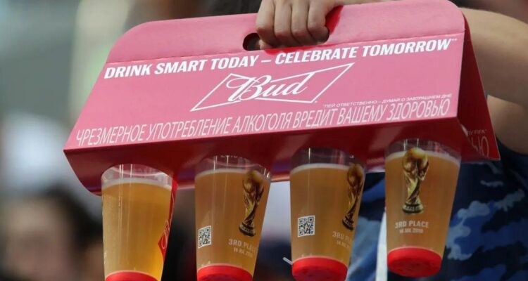 Qatar 2022 prohibió la venta de cerveza en los estadios a solo dos días del Mundial.