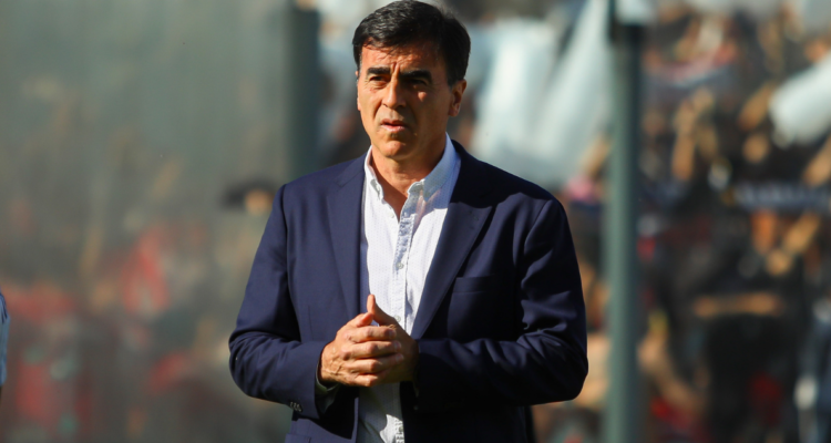 Dirigente de Independiente revela intenso interés por Gustavo Quinteros.