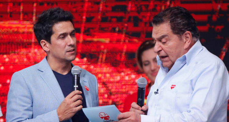 Rafael Araneda junto a Don Francisco animado la Teletón