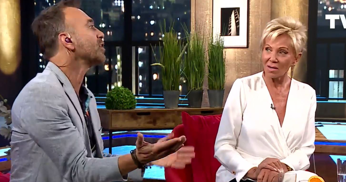 Jordi Castell hablando con Raquel Argandoña en el programa Tal Cual.