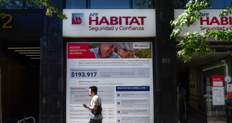 Los ejes de la reforma previsional de Boric: Fin a las AFP, nuevo Seguro Social y fortalecer PGU