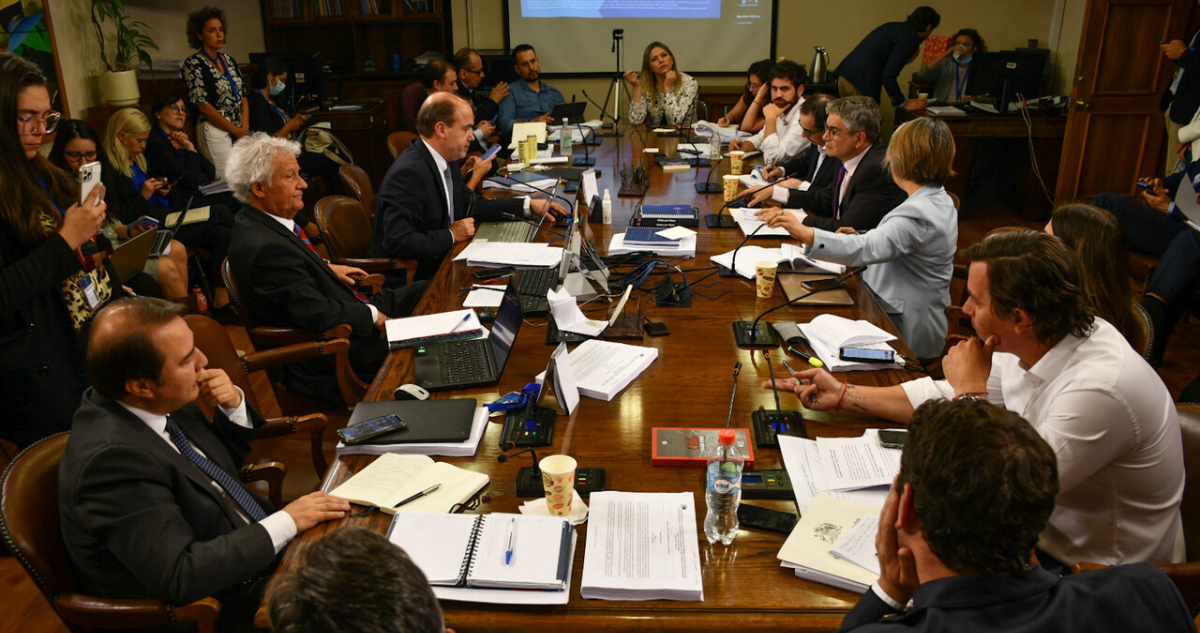 Diputados de oposición piden al Gobierno transparentar cifras de la Reforma Previsional