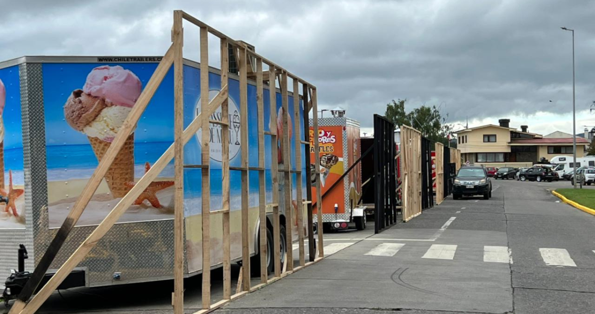 retirarán paneles de madera instalados en food trucks