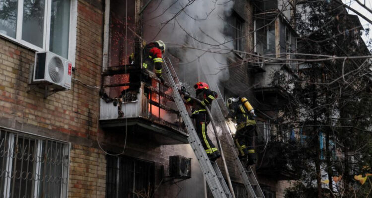 Rusia lanza nuevos ataques sobre Kiev y otras ciudades clave de Ucrania