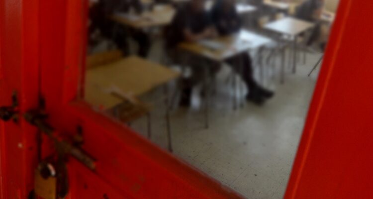 Le dijo que era azúcar, pero era soda cáustica: Lamentable “broma” en Calama deja grave a un escolar