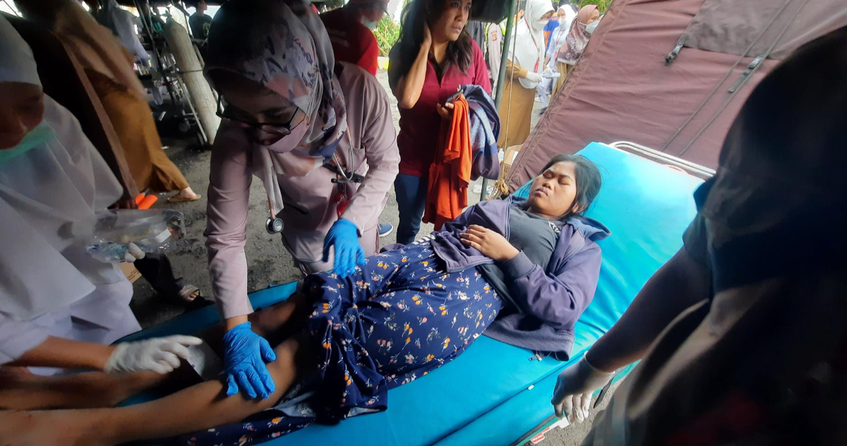 Herida por sismo en Indonesia