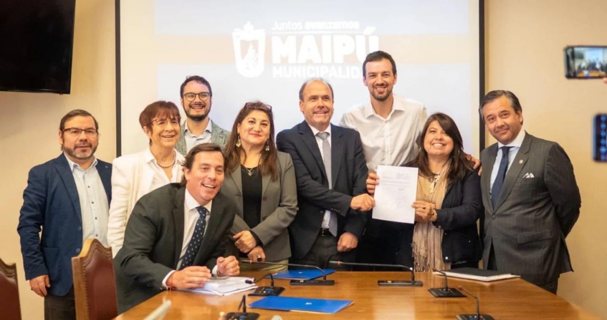 Alcalde de Maipú y grupo transversal de diputados ingresan propuesta para que Presupuesto 2023 incluya vías de financiamiento para la recuperación de la sanitaria SMAPA