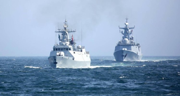 Buques en el mar entre China y Taiwán.