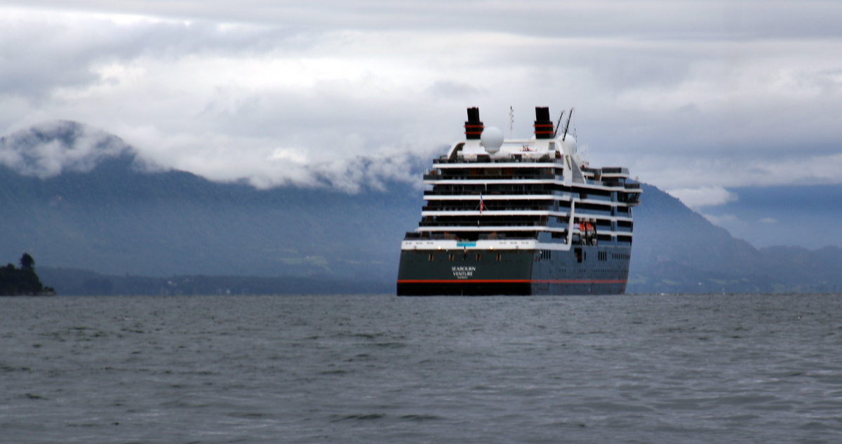 Parte temporada de cruceros en Puerto Montt con llegada del Seabourn Venture