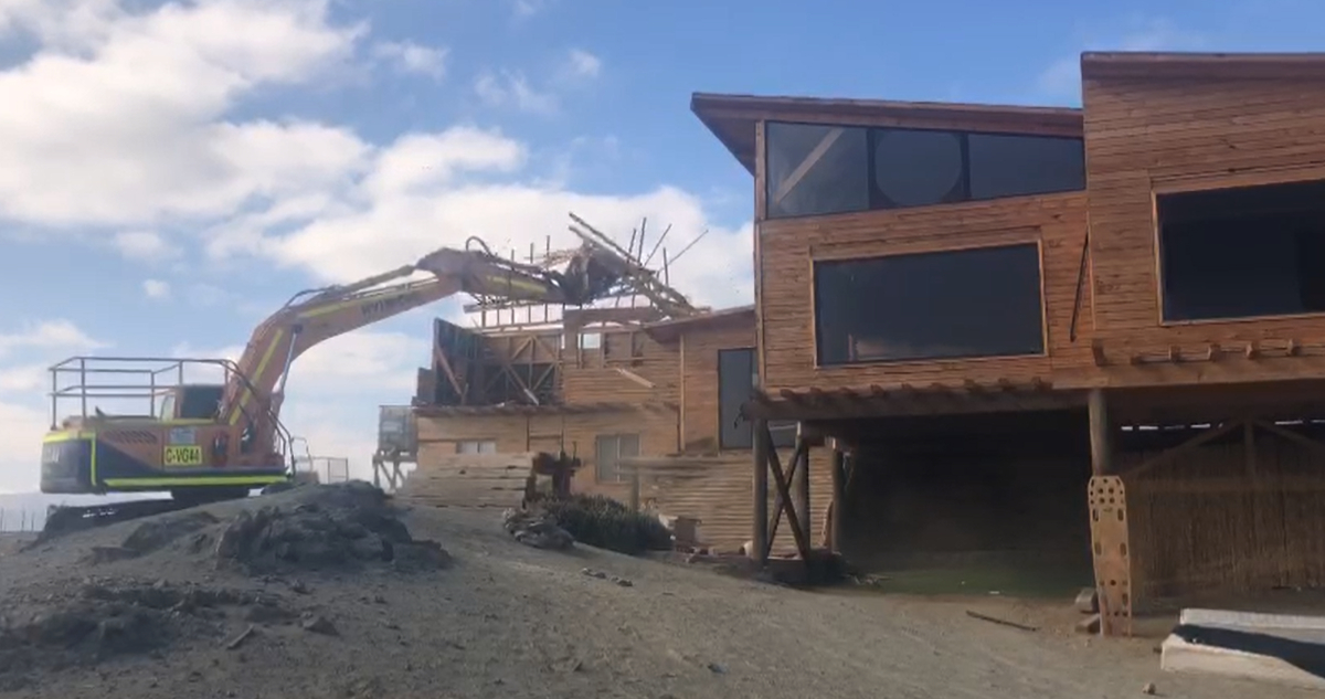 Destruida en minutos: Desalojan “Toma VIP” de Caleta Lagarto en Antofagasta