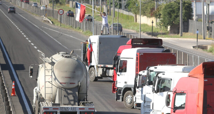 Transportistas valoran cita con Marcel y descartan por ahora plegarse a paro de camioneros del norte