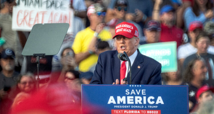 Trump se adelanta a resultados de las elecciones de medio mandato y acusa que están arregladas