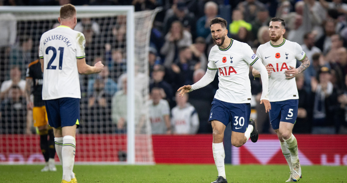 Tottenham logró remontar un complicado partido ante Leeds United.