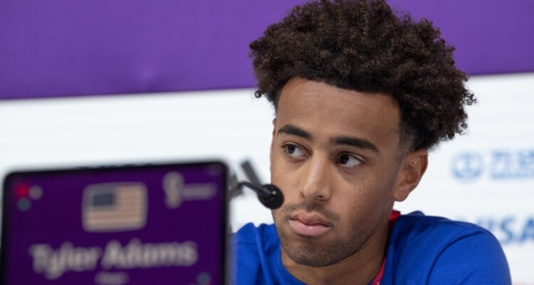 Tyler Adams se ganó los aplausos con su respuesta a periodista iraní.