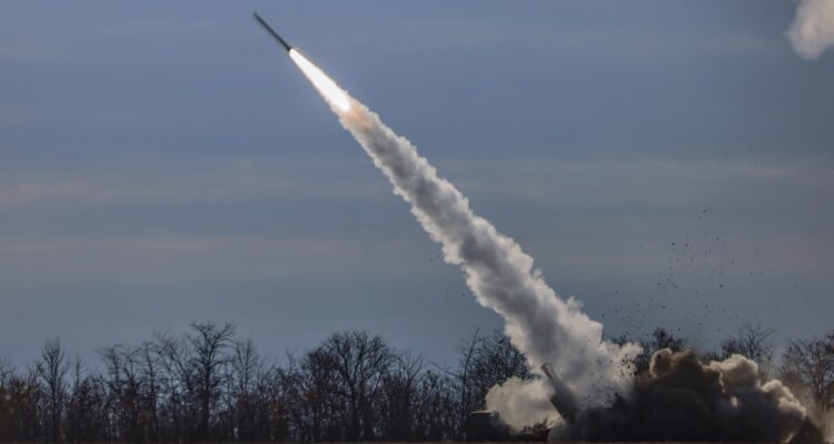 El lanzamiento de un misil ucraniano.