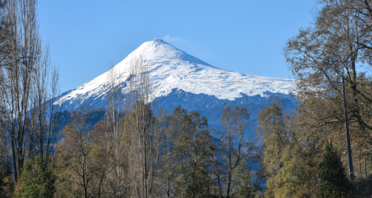 Sismo se registra en volcán Villarrica: estaría asociado al movimiento de fluidos