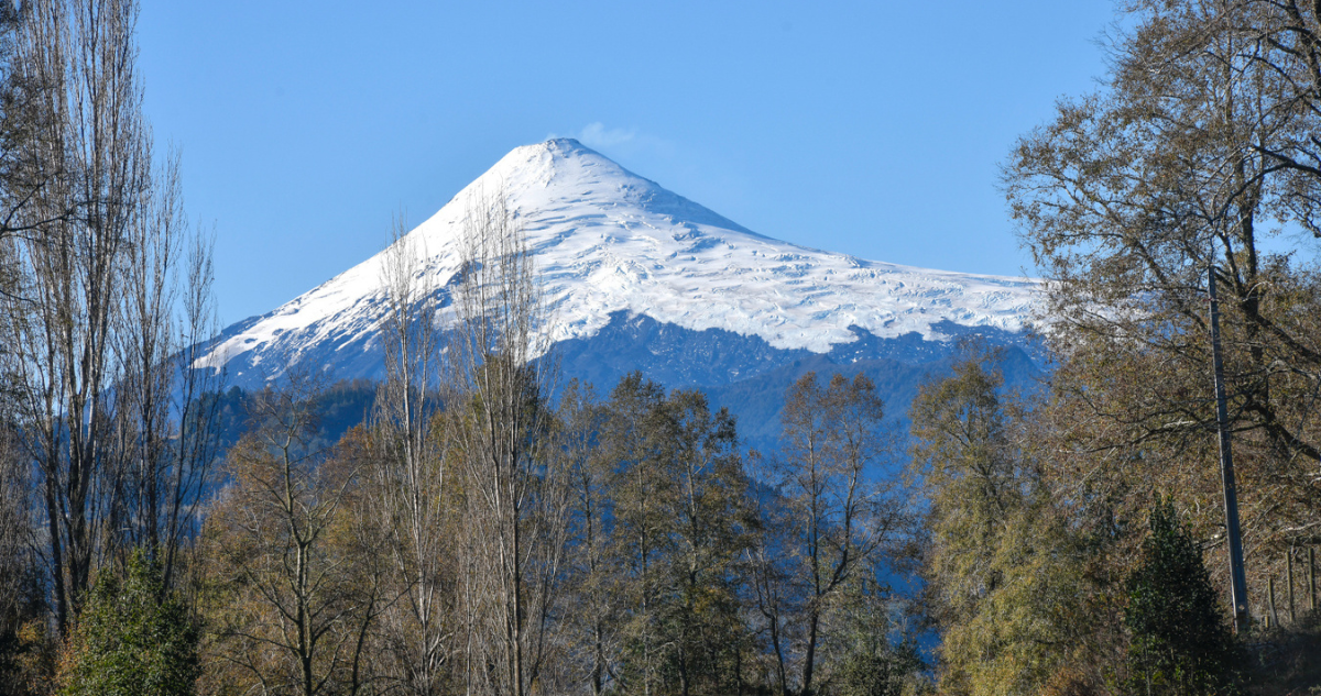 Sismo se registra en volcán Villarrica: estaría asociado al movimiento de fluidos