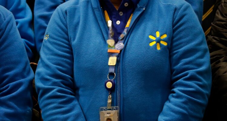 Justicia determina que contratos de Walmart que pedían “multifunción” a trabajadores son ilegale