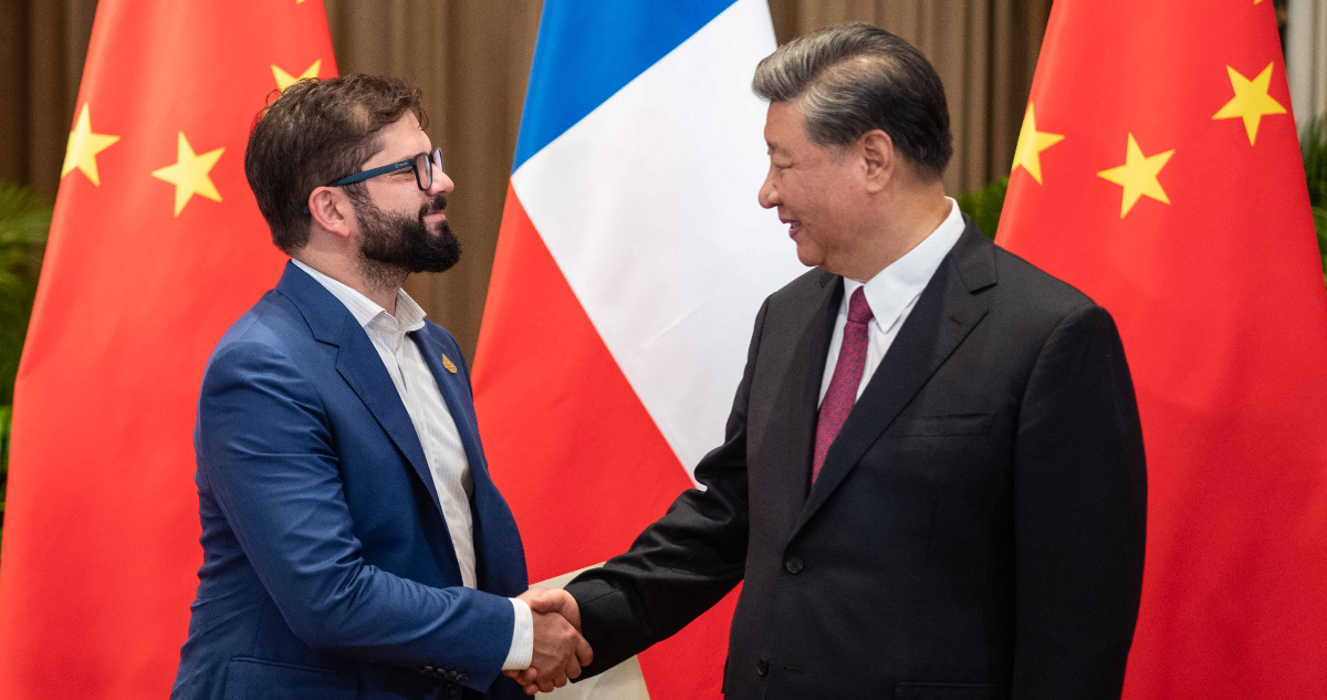 Presidente de China con Boric en APEC 2022