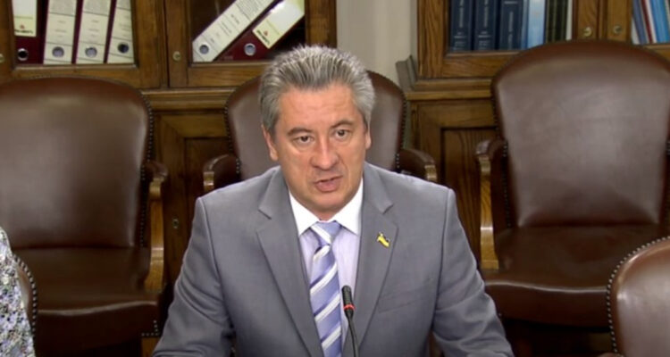 Diplomático ucraniano acusa a la izquierda de impedir discurso de Zelenski ante el Congreso chileno