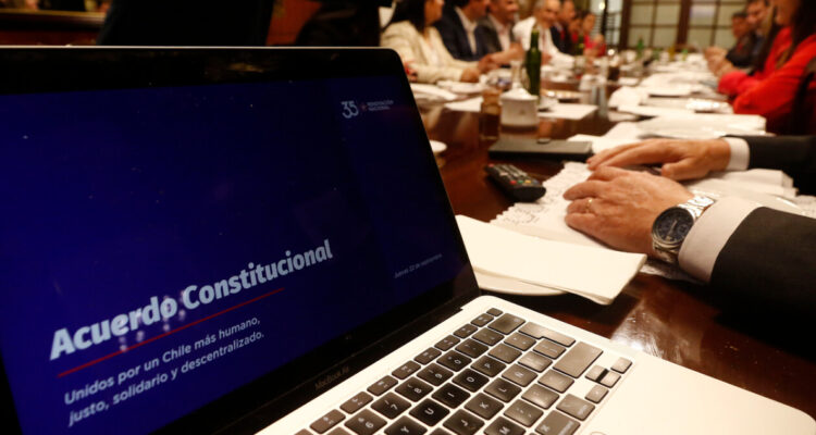 Dudas por redactores y los tiempos de tramitación marcan debate previo por Acuerdo Constitucional