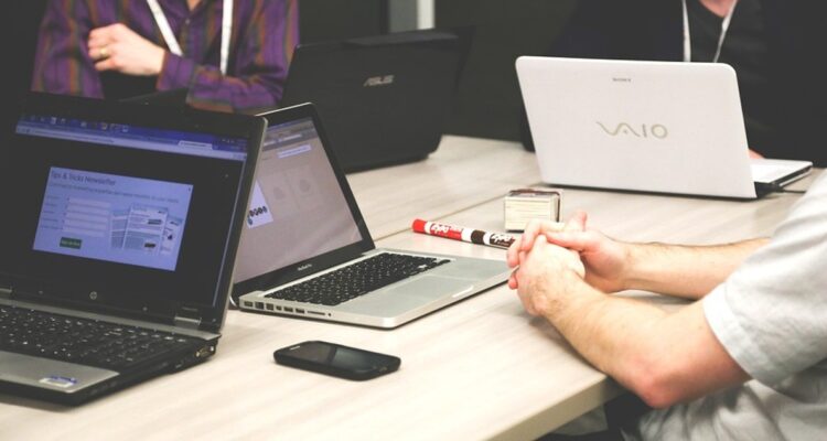 Agencia publicitaria que trabajaba con grandes empresas pide su quiebra: Apuntó a estallido y covid