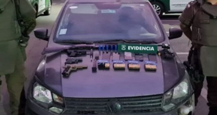 Detienen a sujetos que apuntaron con arma a carabineros e intentaron chocar patrulla en Chillán