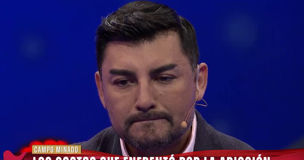 Andrés Caniulef frunce la boca en señal de disgusto al hablar de los costos de su adicción a las drogas, recordando cómo se alejó de su familia y amigos.