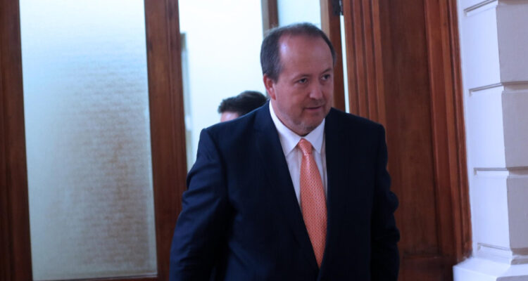 Ángel Valencia acusa “cancelación” en postulación a Fiscal Nacional: defendió a imputado por abuso