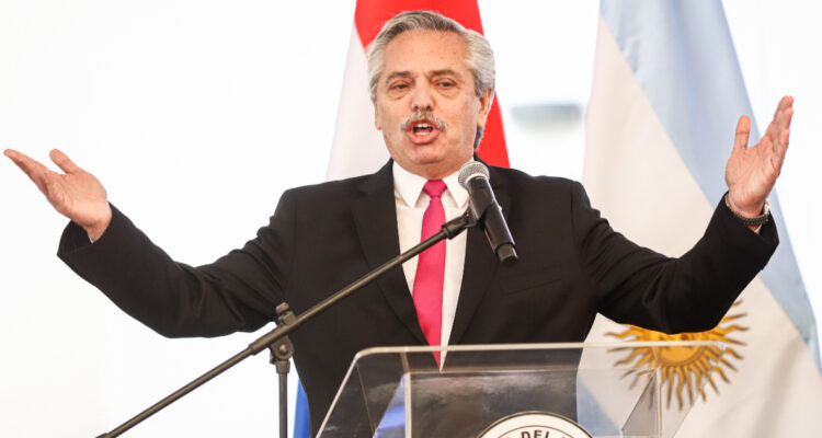 Argentina presidente Alberto Fernández pide investigar presunta corrupción de jueces y empresarios