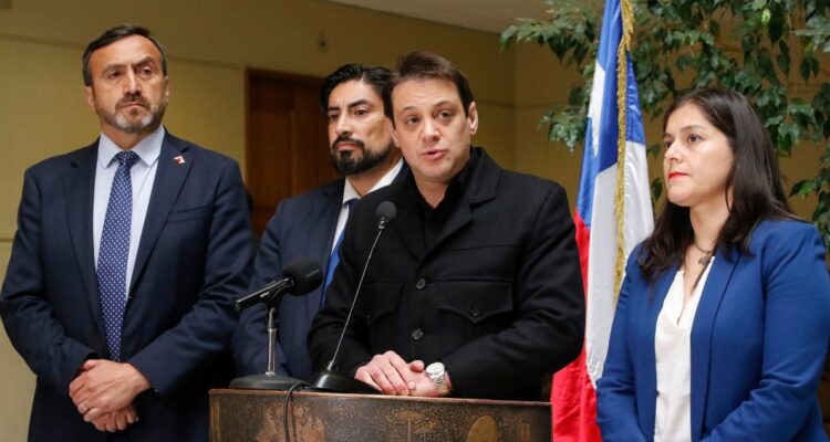 Las dos caras del PDG: alianzas con exdiputados de la DC y RN marcan últimos días de la bancada