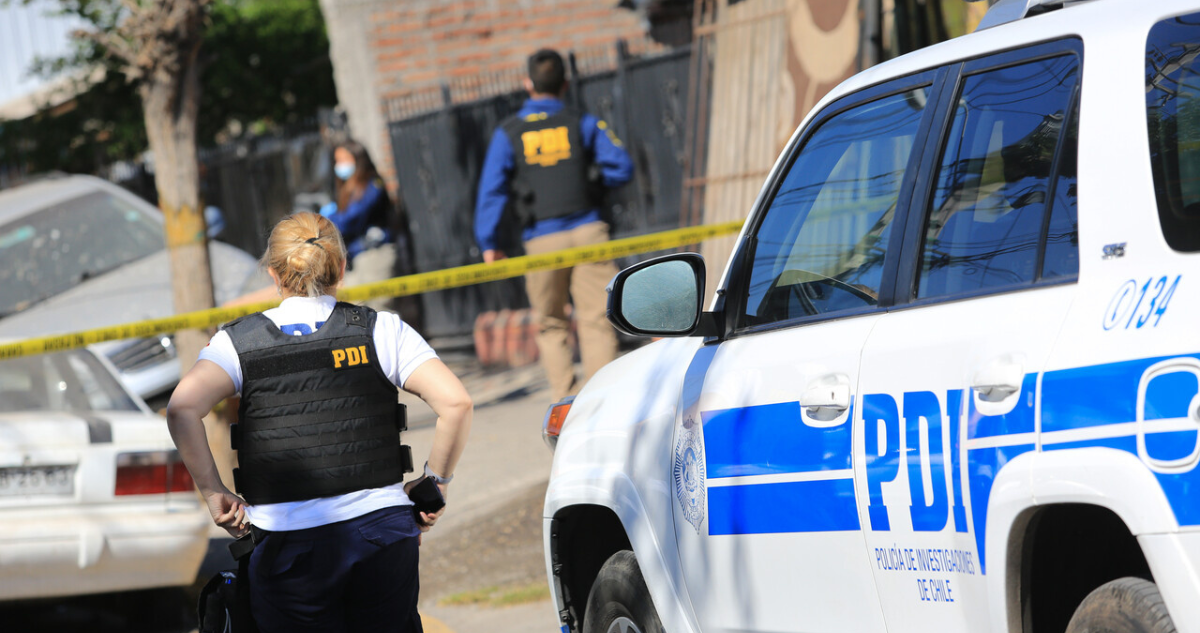 Sujeto queda grave tras ser baleado en pleno barrio Brasil en Santiago