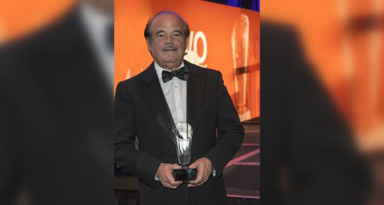 Gerente de BCI compró acciones en plazo no permitido a sociedad donde su hermano es director