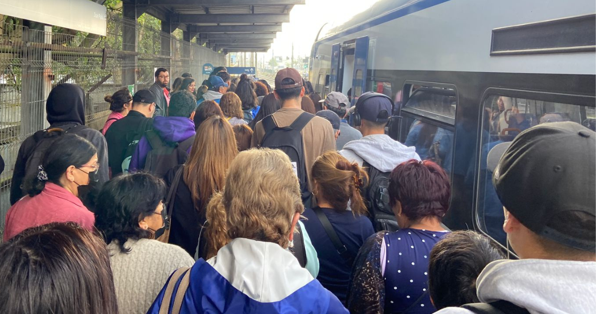 Suspenden servicio de Biotrén entre Juan Pablo II y Concepción por “golpe” en Puente Ferroviario