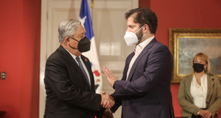 Boric habría llamado a presidente de la Suprema