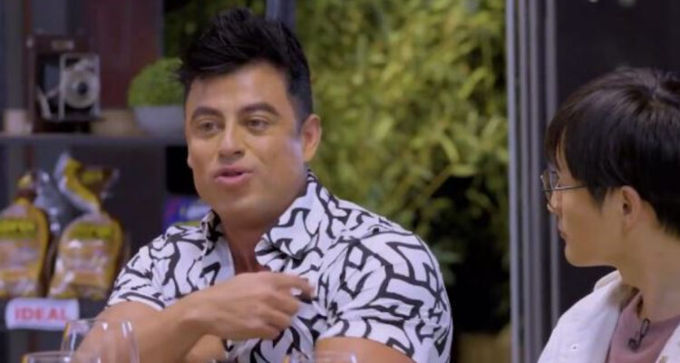 El bailarín Bruno Zaretti hablando sobre sus vivencias en el programa Socios de la Parrilla. Ahí, comentó cómo fueron sus primeros meses en Chile.