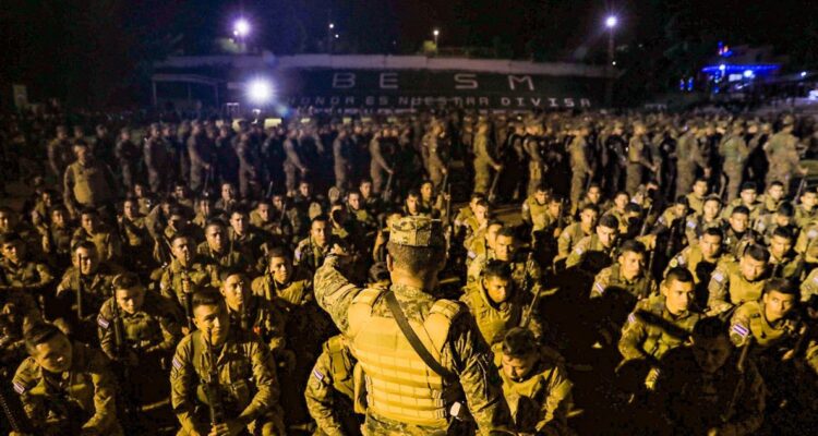 Con más de 8 mil soldados: Bukele “cerca” Soyapango para “sacar uno a uno a todos los pandilleros”