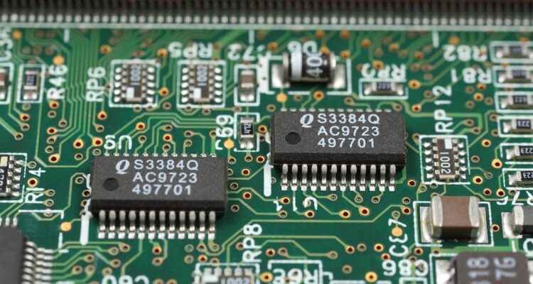 Gobierno de China demanda a EEUU por “obstaculizar” las exportaciones de chips