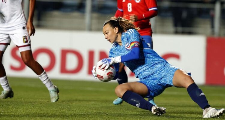 Christiane Endler fue elegida la mejor portera del mundo por segundo año consecutivo.