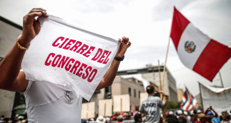 Perú al menos cinco ministros de Castillo renuncian inmediatamente tras disolución del Congreso