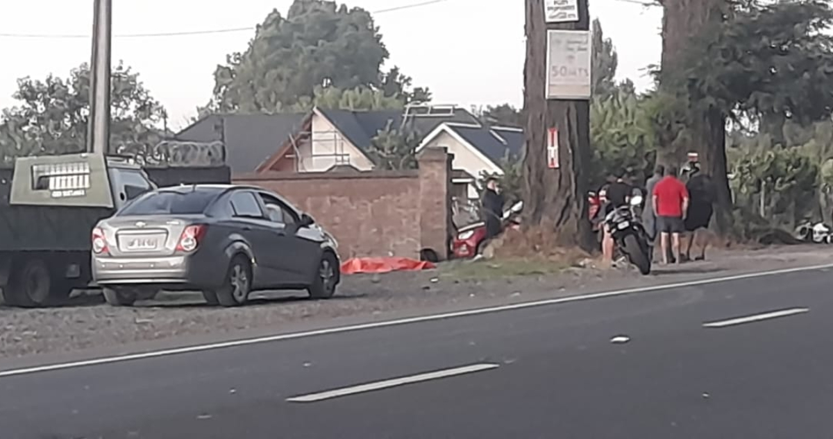 Una persona fallecida deja colisión entre automóvil y motocicleta en Los Ángeles