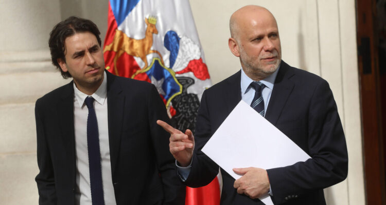 Partidos comienzan a barajar nombres para integrar comité de expertos en medio de dudas por sueldo