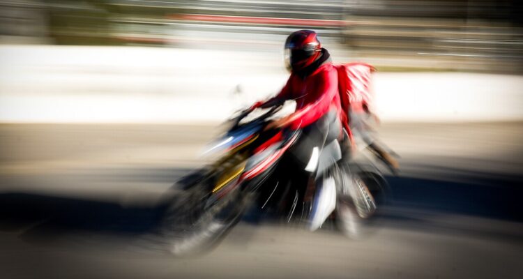 Iquique: detienen a repartidor de delivery por participar en robo de US$75 mil a adultos mayores