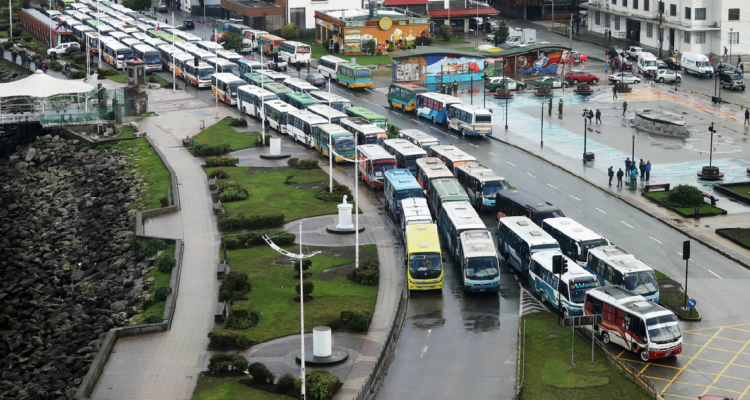 Región de Los Lagos: mujeres conductoras en el transporte público son apenas al 0,3%