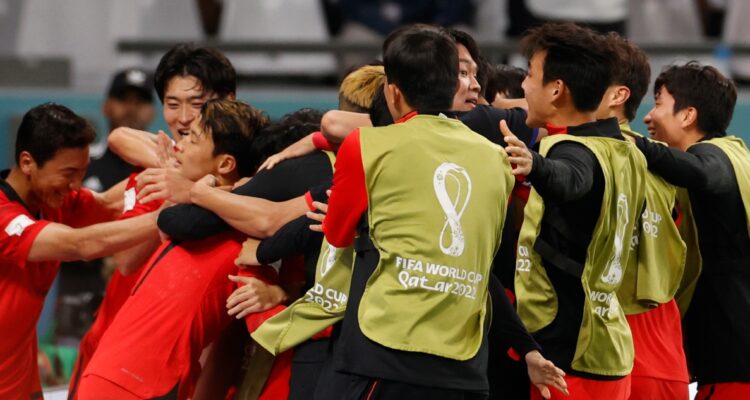 Corea del Sur vence a Portugal y se clasifica a los octavos de final del Mundial de Qatar.
