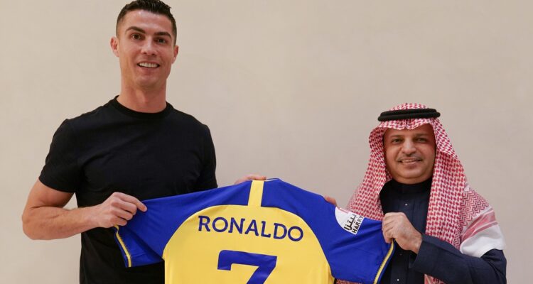 Cristiano Ronaldo fue oficializado como refuerzo del Al Nassr.