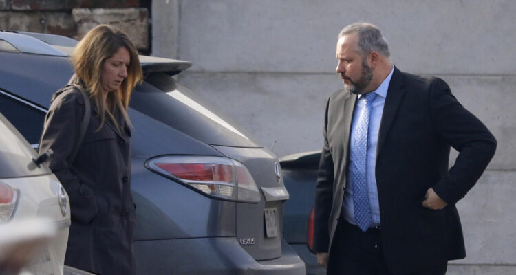 Compagnon presenta querella por venta de casa y demanda a Dávalos por pensión de alimentos