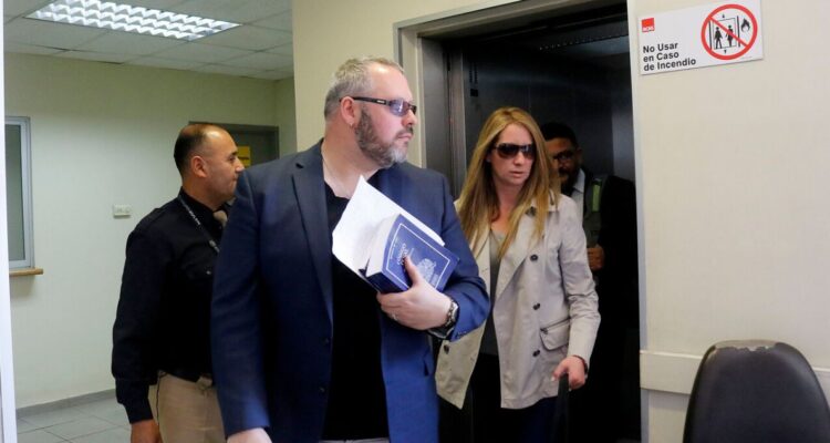 Actual pareja de Sebastián Dávalos demanda a Natalia Compagnon para que desaloje casa en la que vive