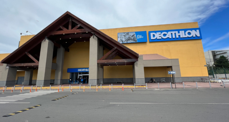 Terror por balacera en Decathlon