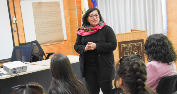 Tras fallo judicial: Delegada Carla Peña asegura que realizan patrullajes en fundo tomado en Corral